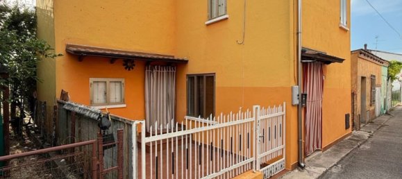 3 rooms House in Ostiglia, Italy No. 289702 2