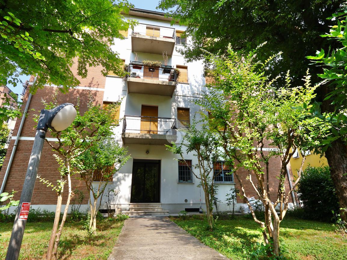 Apartamento de 3 habitaciónes en Reggio Emilia, Italy No. 2282