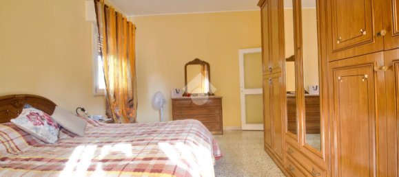 Apartamento de 3 habitaciónes en Reggio Emilia, Italy No. 2282 22