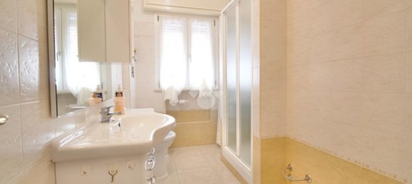 Apartamento de 3 habitaciónes en Reggio Emilia, Italy No. 2282 27