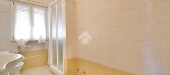 Apartamento de 3 habitaciónes en Reggio Emilia, Italy No. 2282 29