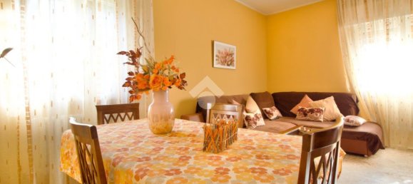 Apartamento de 3 habitaciónes en Reggio Emilia, Italy No. 2282 4