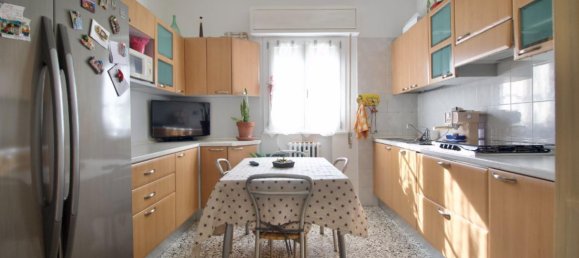 Apartamento de 3 habitaciónes en Reggio Emilia, Italy No. 2282 12