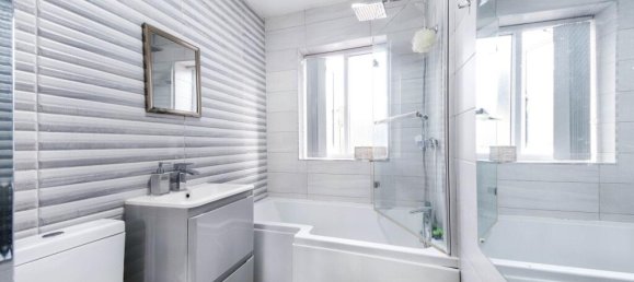 3 bedrooms House in Birmingham, United Kingdom No. 2234 12