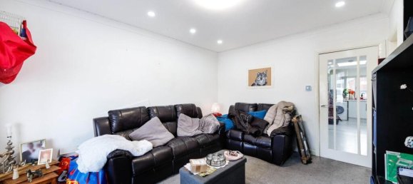 3 bedrooms House in Birmingham, United Kingdom No. 2234 2