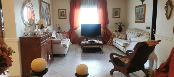 6 bedrooms House in Taranto, Italy No. 342653 3