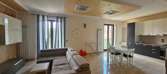4 bedrooms Apartment in Mercato San Severino, Italy No. 323309 2