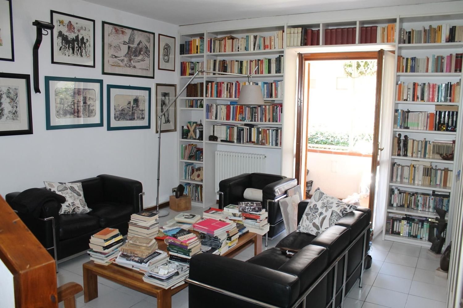 6 rooms Apartment in Carrara, Italy No. 51209