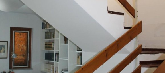 6 rooms Apartment in Carrara, Italy No. 51209 4