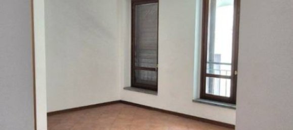 2 bedrooms Apartment in Molteno, Italy No. 276993 4