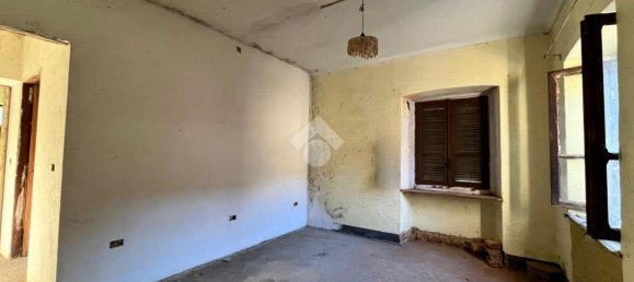 4 rooms House in Castellamonte, Italy No. 68844 7