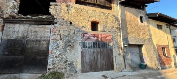 4 rooms House in Castellamonte, Italy No. 68844 27