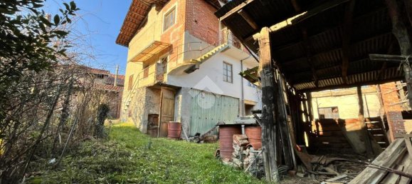 4 rooms House in Castellamonte, Italy No. 68844 3