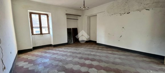 4 rooms House in Castellamonte, Italy No. 68844 9