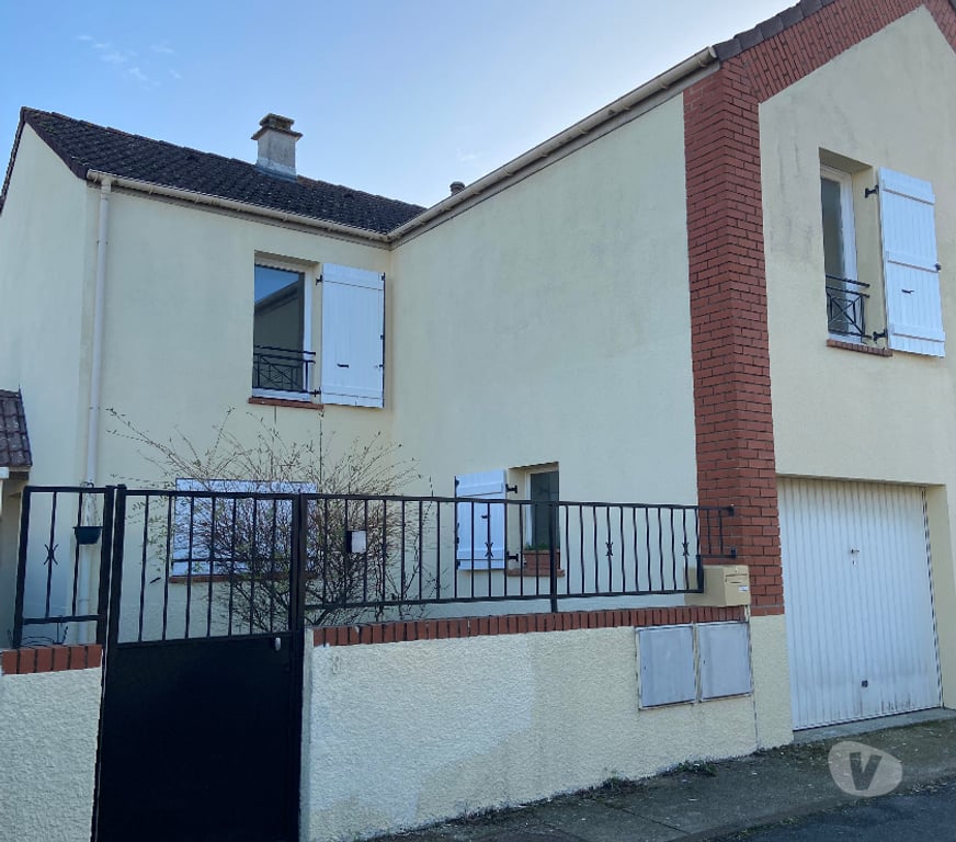 5 rooms House in Savigny-le-Temple, France No. 326050