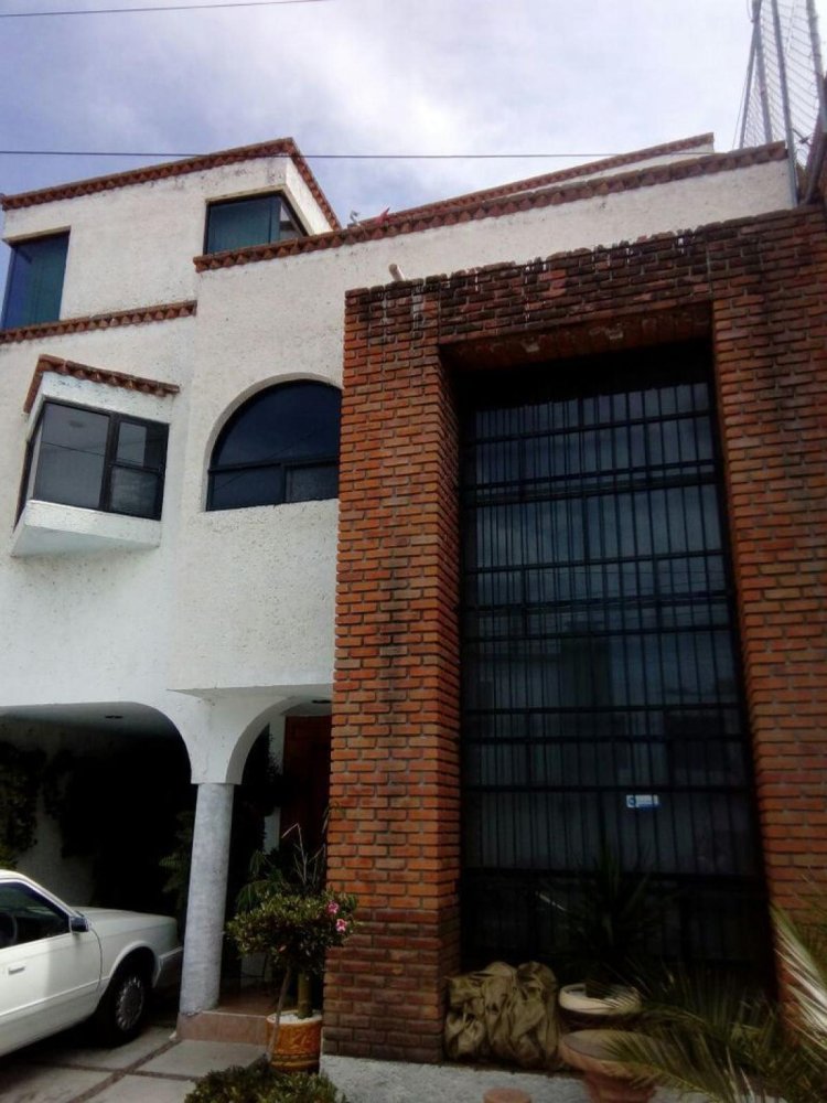 Casa de 3 dormitorios en Querétaro, Mexico No. 164350