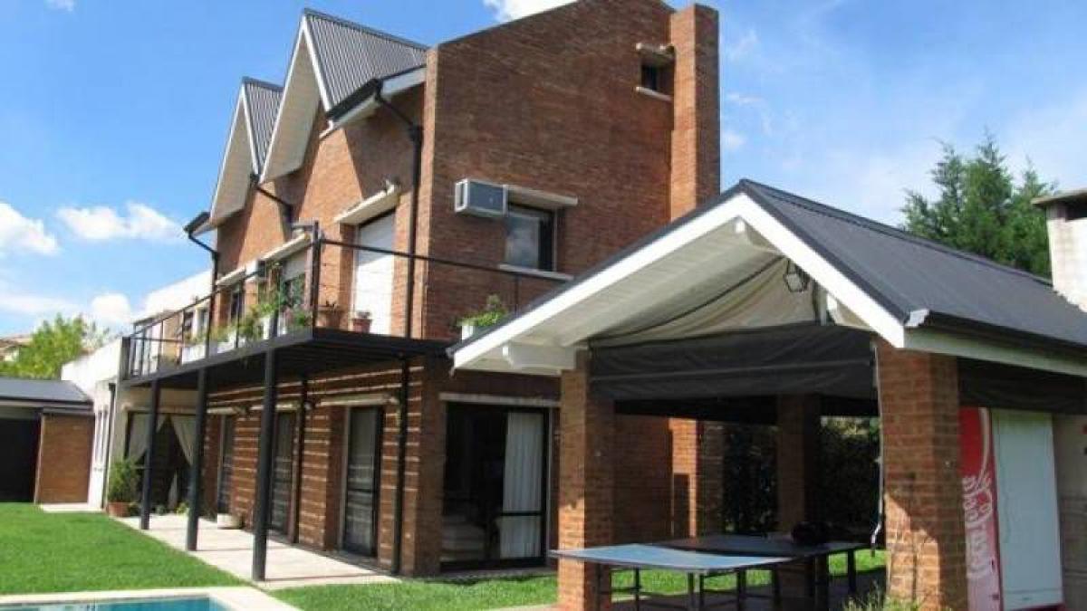 4 bedrooms House in Tigre, Argentina No. 96703