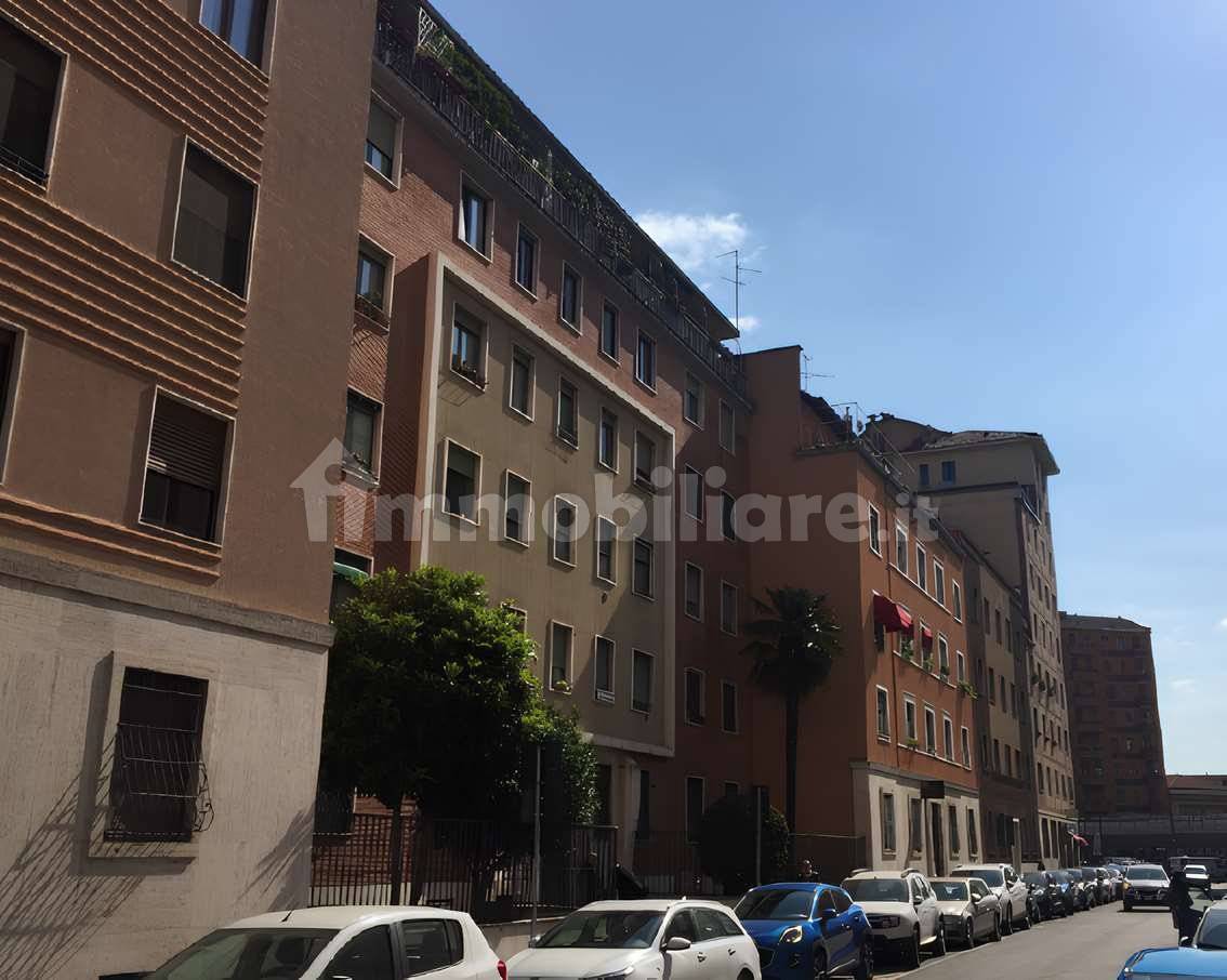2غرفة شقة في Milan, Italy رقم 239246