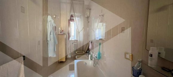 4-Zimmer Wohnung in Bari, Italy, Nr. 34577 25