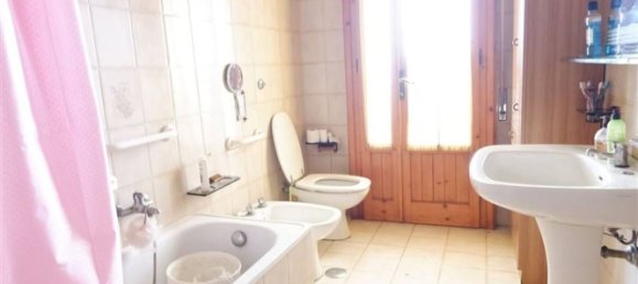 Apartamento de 4 habitaciónes en Montevarchi, Italy No. 151914 7