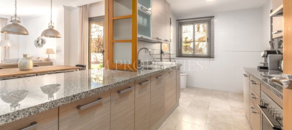 Квартира с 3 спальнями в Бенахавис, Испания № 82073 6