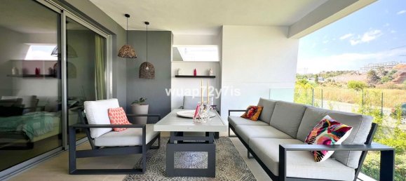 Apartamento de 2 dormitorios en Estepona, Spain No. 136385 2