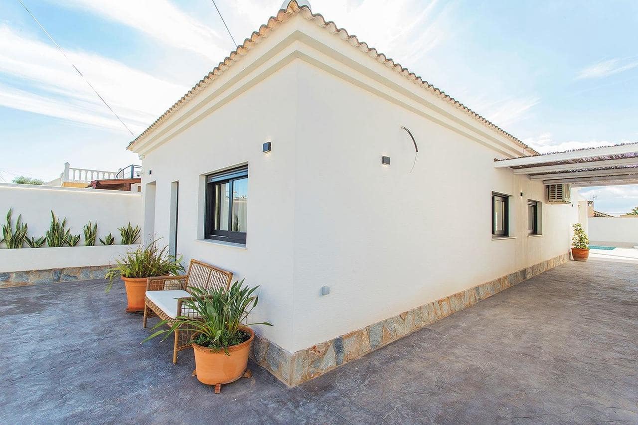 2 bedrooms Villa in Torrevieja, Spain No. 188350