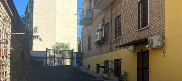 1 bedroom Apartment in Rome, Italy No. 276385 2