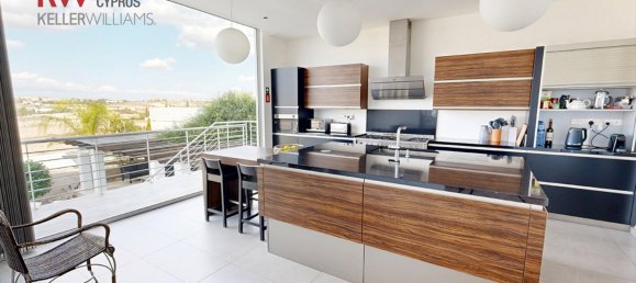 Вилла с 5 спальнями в Ларнака, Кипр № 25965 17