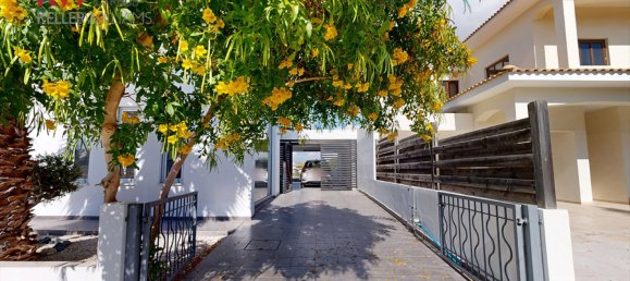 Вилла с 5 спальнями в Ларнака, Кипр № 25965 11