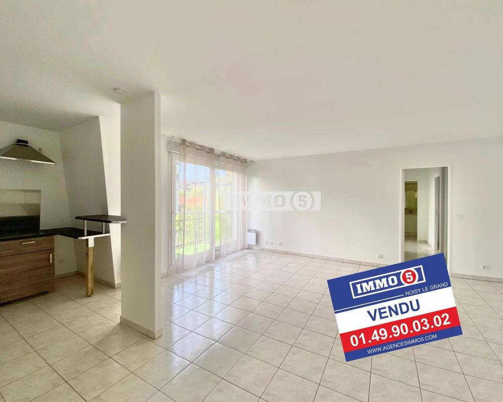 2 غرف نوم شقة في Noisy-le-Grand, France رقم 180985