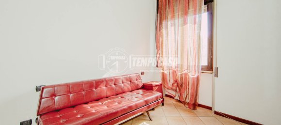 2 rooms Apartment in Vigevano, Italy No. 305131 16