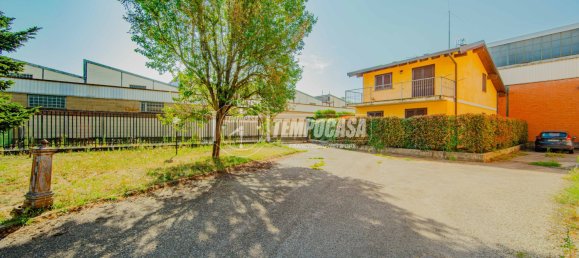 2 rooms Apartment in Vigevano, Italy No. 305131 11