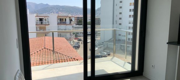 2 bedrooms Penthouse in Roses, Spain No. 149789 3