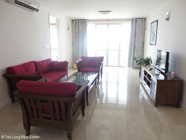 Apartamento de 3 dormitorios en Tay Ho, Vietnam No. 5033