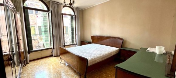 4 rooms Apartment in Venice, Italy No. 41327 8