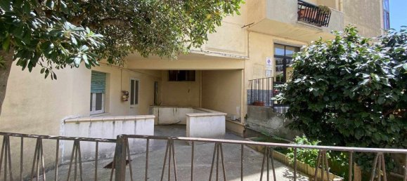 3 rooms Apartment in Catanzaro, Italy No. 260490 16