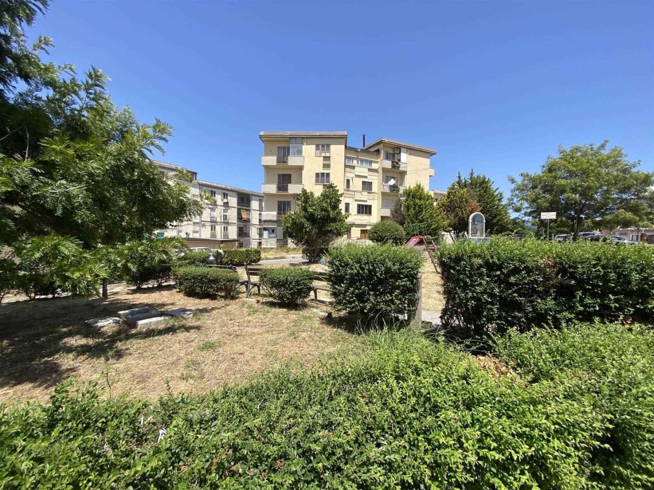 3 rooms Apartment in Catanzaro, Italy No. 260490