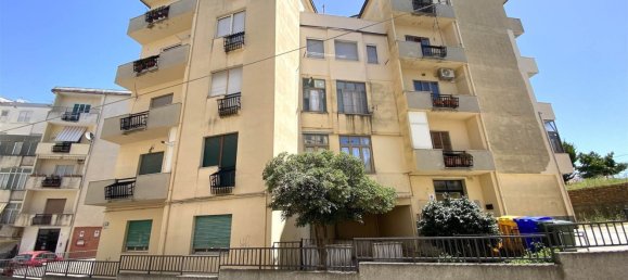 3 rooms Apartment in Catanzaro, Italy No. 260490 19