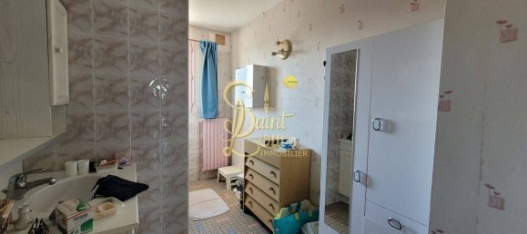 Casa de 6 dormitorios en Richelieu, France No. 75811 8