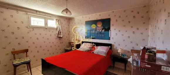 Casa de 6 dormitorios en Richelieu, France No. 75811 13