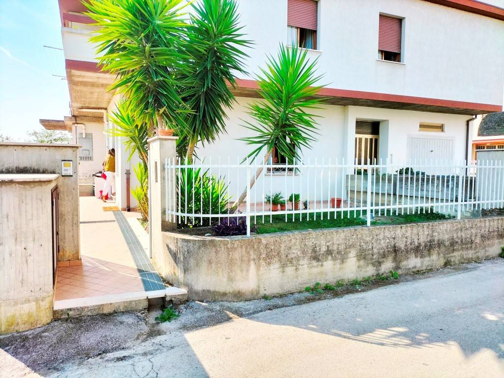 1 bedroom Apartment in Giulianova, Italy No. 345400