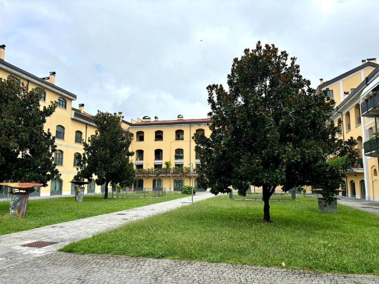 2 bedrooms Apartment in Milan, Italy No. 357391