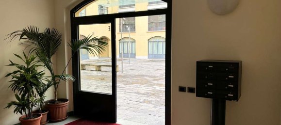 2 bedrooms Apartment in Milan, Italy No. 357391 17