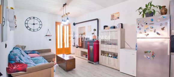 2 bedrooms House in Caresana, Italy No. 276413 3