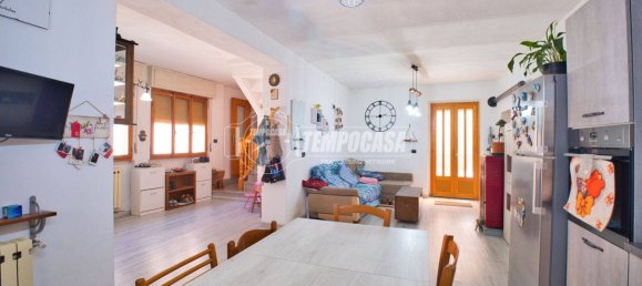 2 bedrooms House in Caresana, Italy No. 276413 4