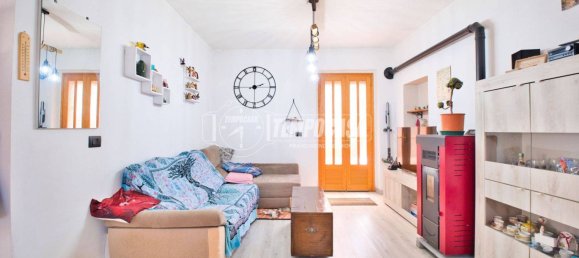 2 bedrooms House in Caresana, Italy No. 276413 2