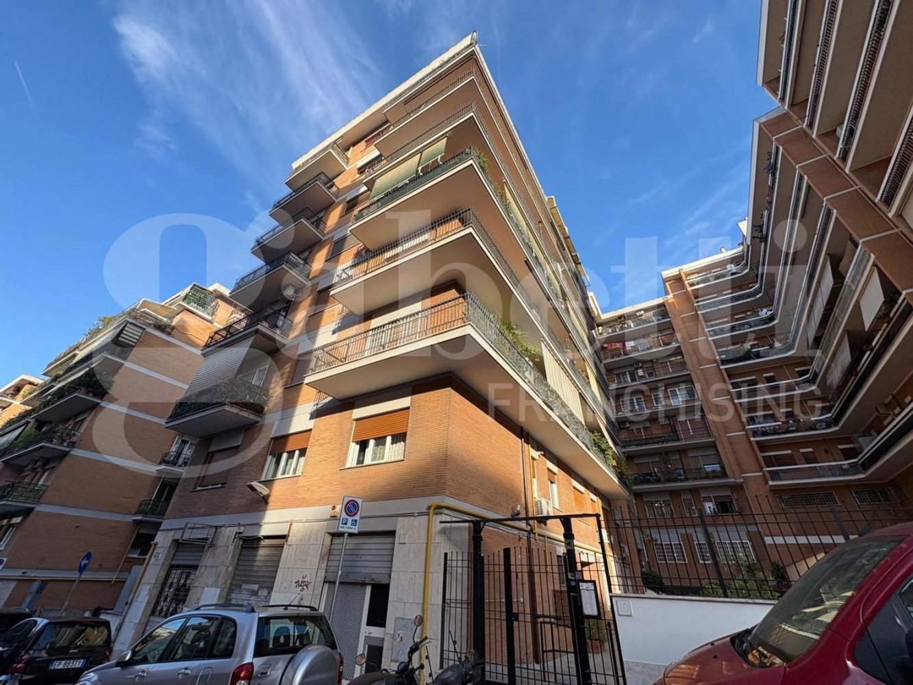 3 bedrooms Apartment in Rome, Italy No. 379532