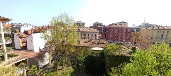 2 bedrooms Apartment in Milan, Italy No. 371593 3