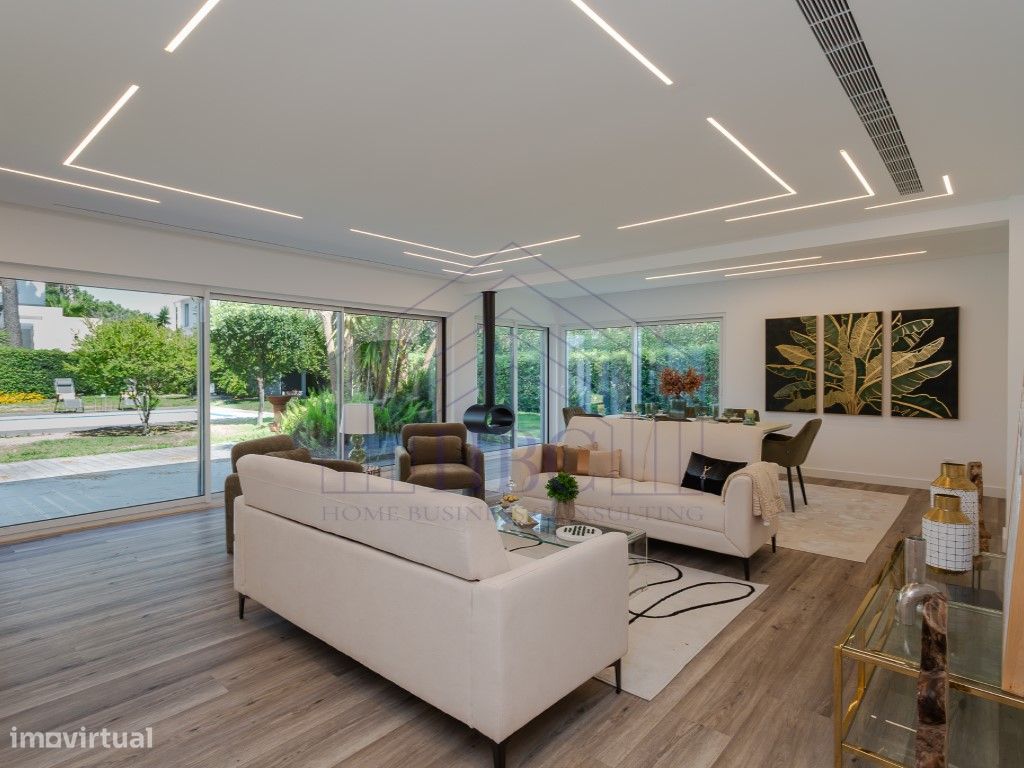 4 bedrooms House in Almada, Portugal No. 242445